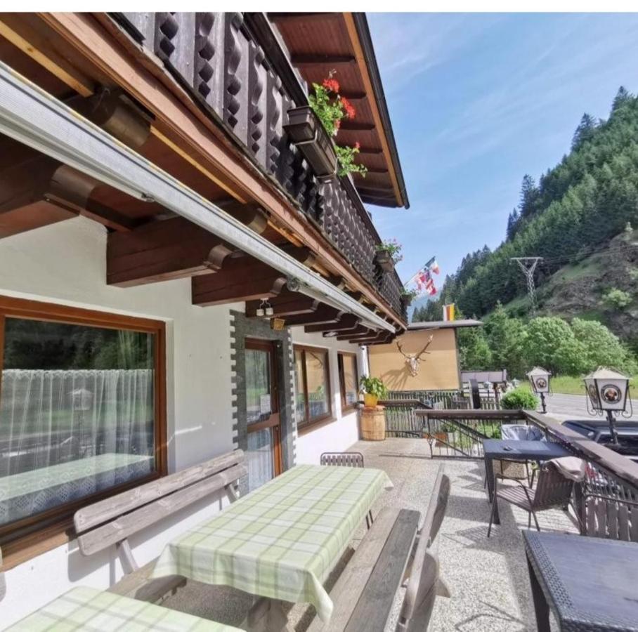 Tattoo Pension Mit Restaurant Und Tattoo-Studio Mortschach Exterior photo