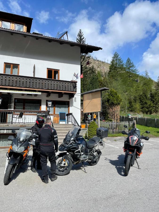 Tattoo Pension Mit Restaurant Und Tattoo-Studio Mortschach Exterior photo